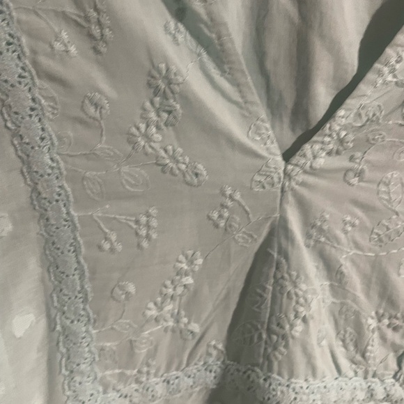 Torrid Green Pleated V-Neck‎ Tunic - Picture 3 of 7